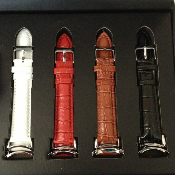 ⛔SOLD two tone quartz Minnie Mouse Watch⛔ - Picture 2 of 4