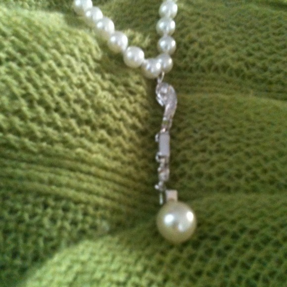 Pearl and sparkle Y necklace