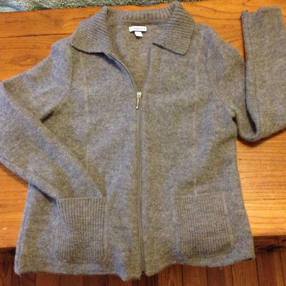 ✂Reduced✂Heather grey 100% wool zip up cardigan