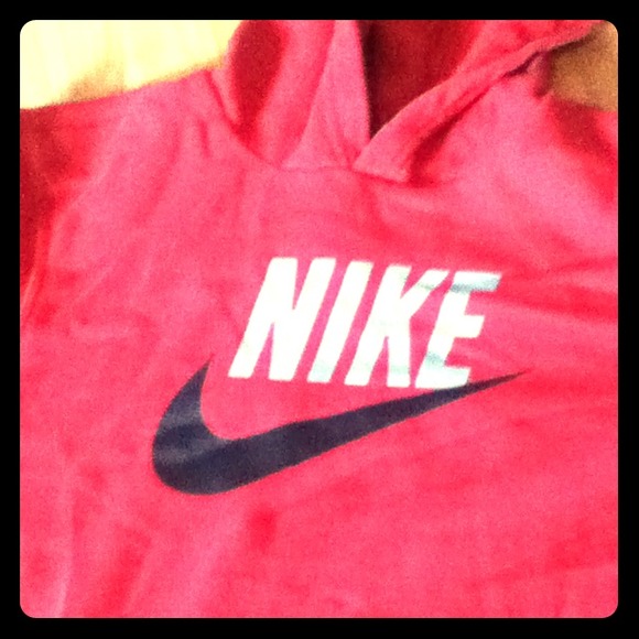 Red Nike hoodie, only worn one time! Like new.