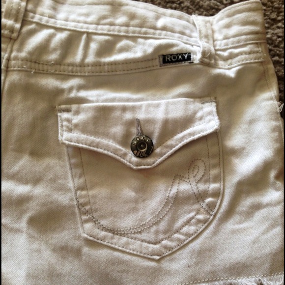💝🌸💝SOLD SOLD💝🌸💝 Roxy Denim Shorts - Picture 2 of 3