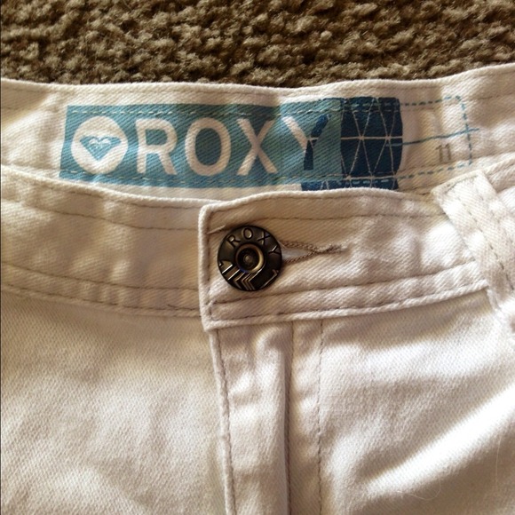 💝🌸💝SOLD SOLD💝🌸💝 Roxy Denim Shorts - Picture 3 of 3