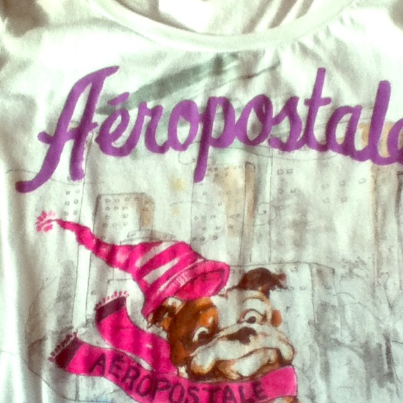 White Aeropostale shirt.