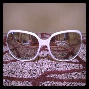 ⛔TRADED⛔White A|X sunglasses