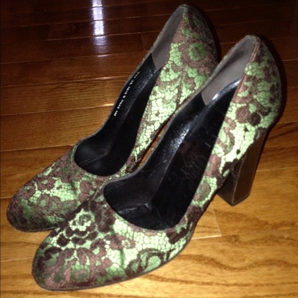 Gucci Lace Overlay Pumps size 10 (US)
