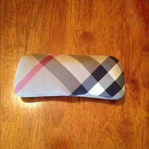 Burberry eyeglass case!!