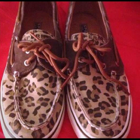 Sperry topsiders/ bra bundle