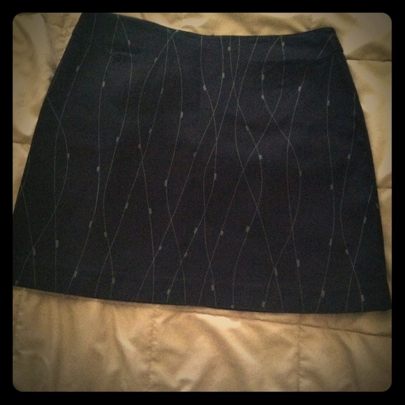 Black w grey design casual skirt - Express