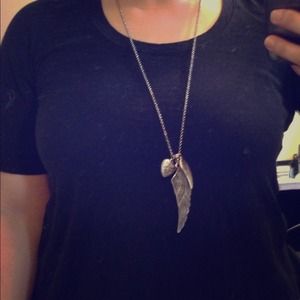 Angel wing+heart necklace