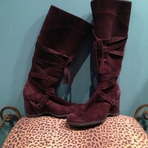 Micheal Shannon 7.5 chocolate brown suede boots.