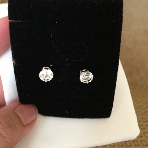 2 carat White Topaz never worn. Sterling Silver! - Picture 1 of 2