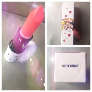 ✨MAC✨soldout in stores "Betty Bright" lipstick