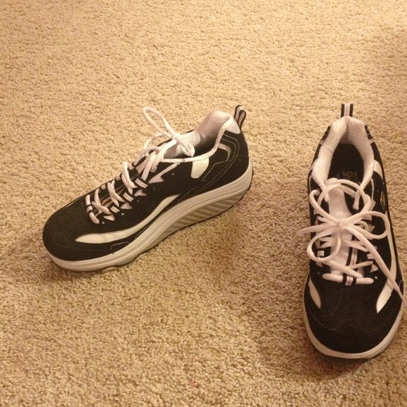 Sketcher Shape Ups size 8.5