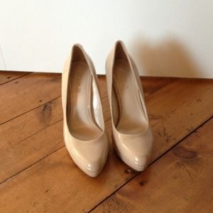 Nude Aldo heels