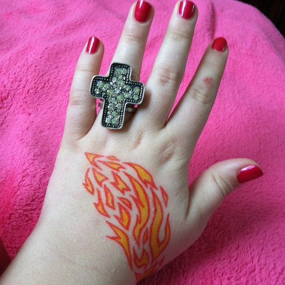 Ring - Picture 2 of 2