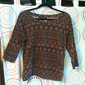 Tribal mid-sleeve