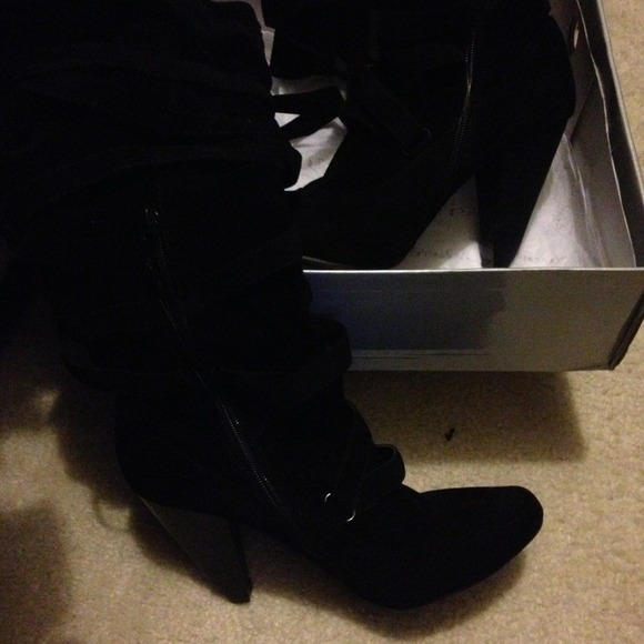 Fahreneit Black knee high suede/velvet boots