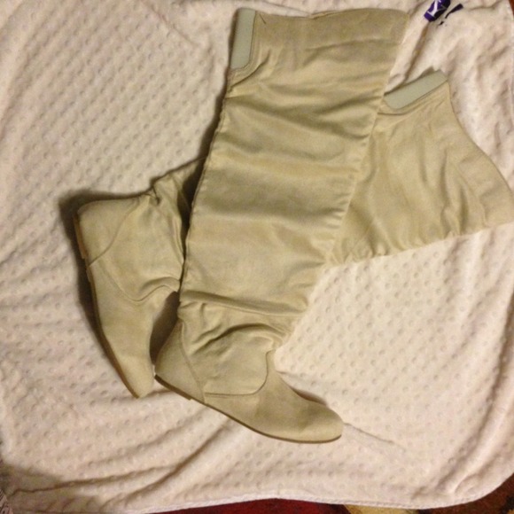 Cream color boots size 7