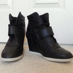 Korean "Fashion King" Sneaker Wedges