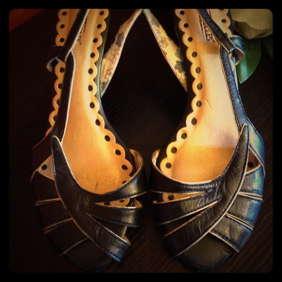 Seychelles Modern Vintage Pump Heels