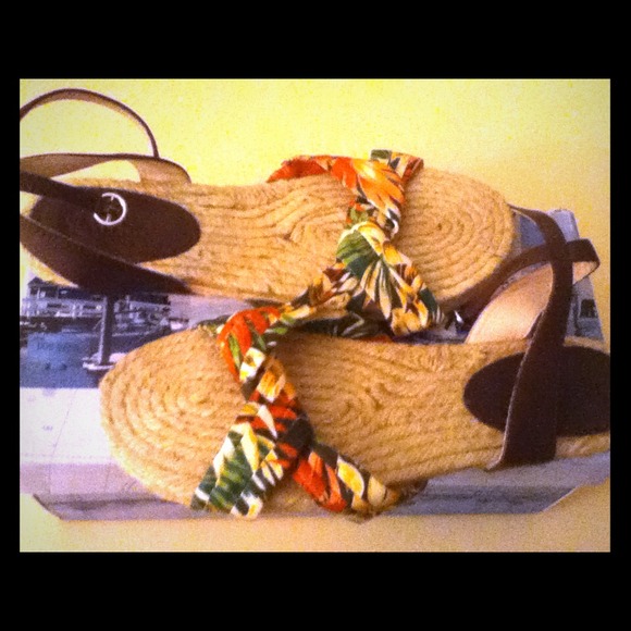 Sperry Sandals!