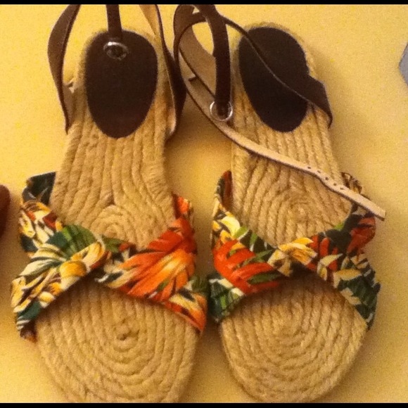 Sperry Sandals! - Picture 2 of 4