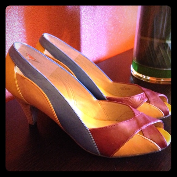 Steve Madden 70s style Pump Heel