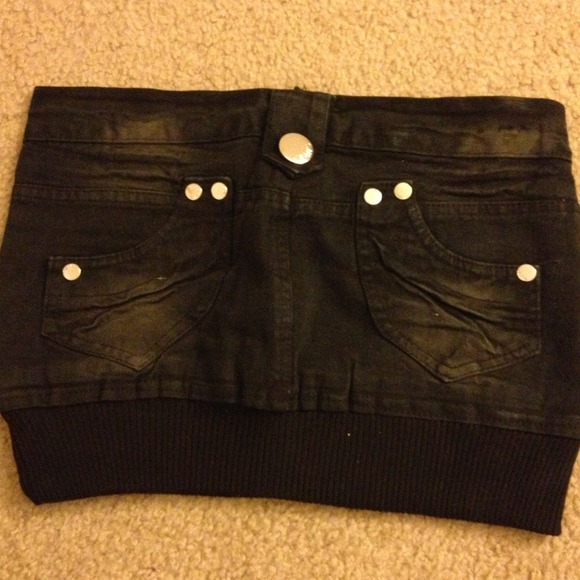 Skirt - Picture 2 of 4