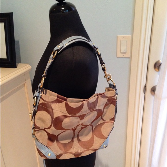 ✂Price cut ✂AUTHENTIC Coach Carly!