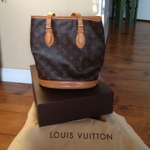 Louis Vuitton Petite Bucket Bag