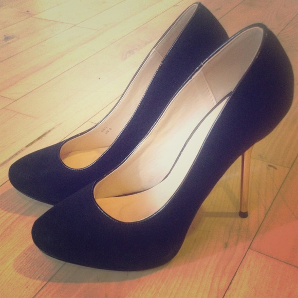Esti by Shoedazzle