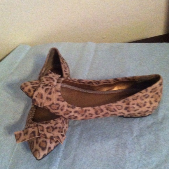 Brand new worn once around the house - Picture 2 of 2