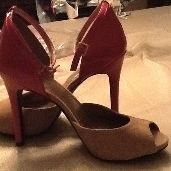 BCBG Peep toe Pumps .New - Picture 3 of 4