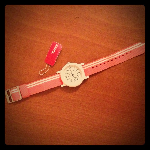 🚩Reserve for @ndfigueroa Coral sport watch