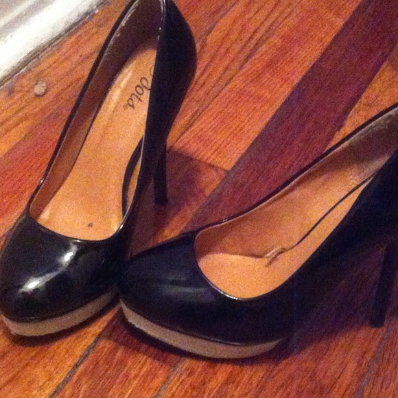 Platform black heels - Picture 3 of 3