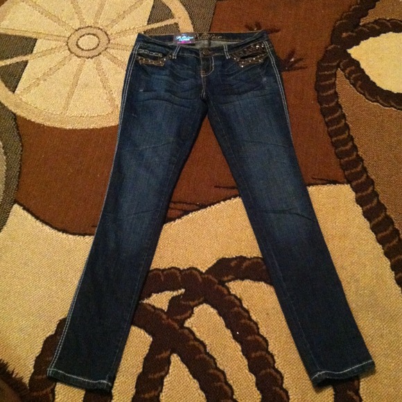 NEED TO SELL NOW! Premiere jeans! 💜 - Picture 3 of 4