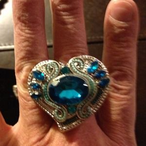 Aqua heart stretch ring