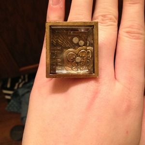 Shadow box ring