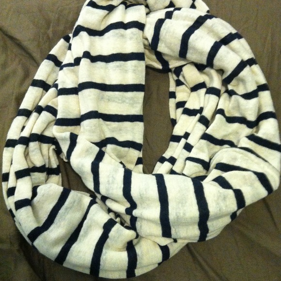 Infinity dark blue stripe scarf.