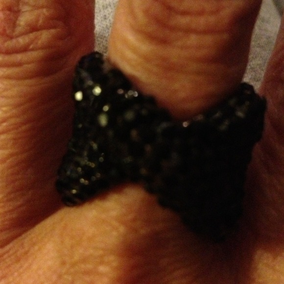 Black crystal bow-tie ring