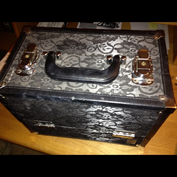 Makeup case