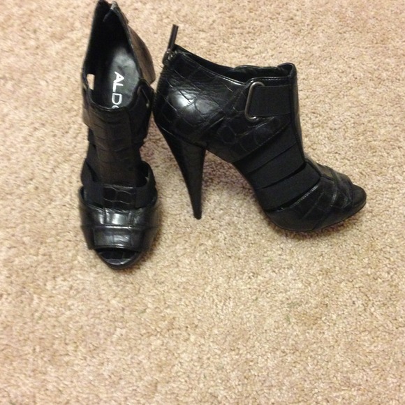 Shoe