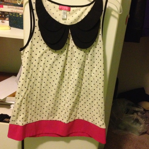 Cute collared polka dot shirt