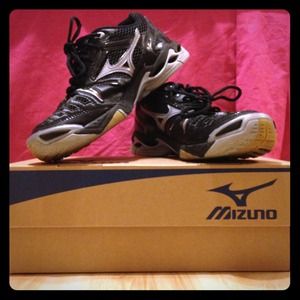 Mizuno Wave Lightning Shoes