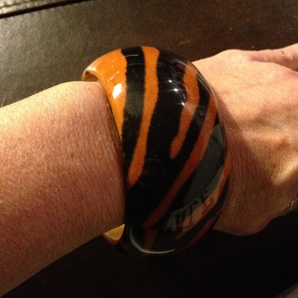 Animal print wide bangle bracelet
