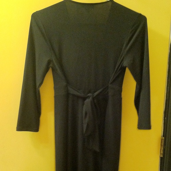 Maternity V-cut classy black dress w/ tie in back - Picture 3 of 4