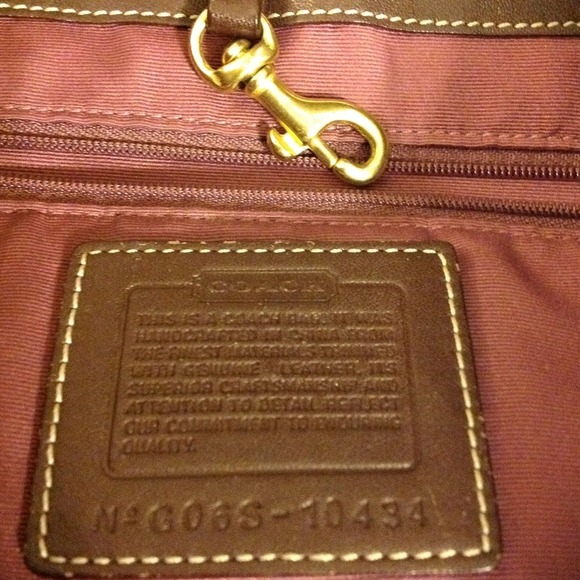 LOWERED - Authentic LE Coach Patchwork Handbag - Picture 3 of 3