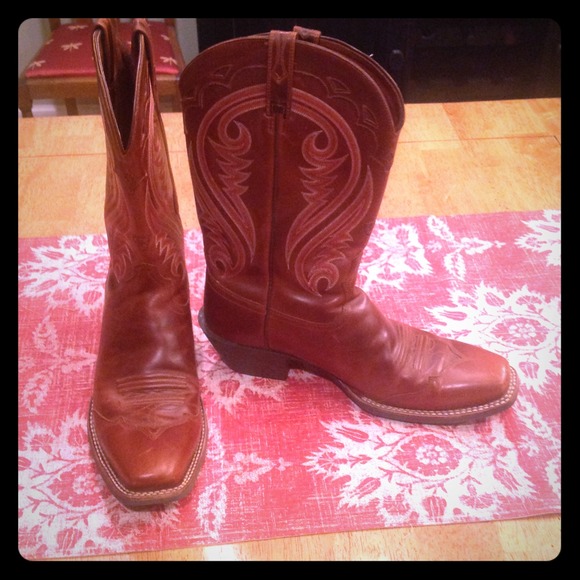 Ariat cognac / red boots - new