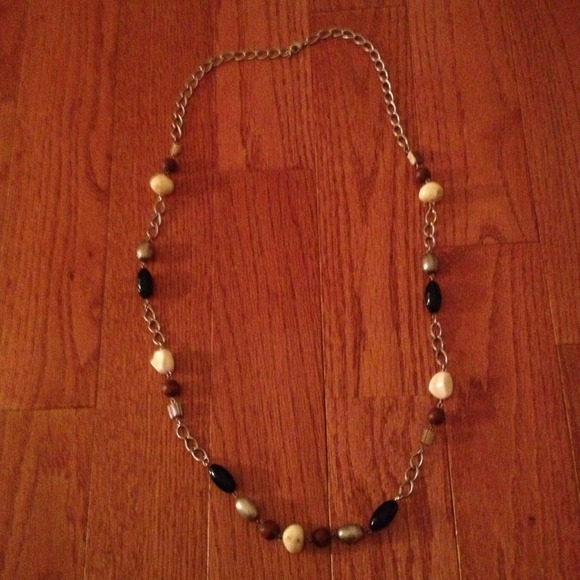 LONG BEAD NECKLACE