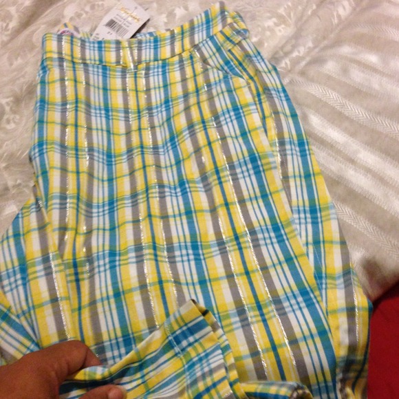 Capri shorts new never worn.